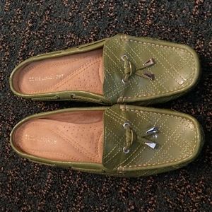 Naturalizer green loafers